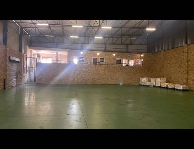 1,200M² WAREHOUSE TO LET IN PRETORIA WEST